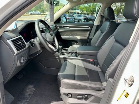 Certified 2023 Volkswagen Atlas SE w/ Panoramic Sunroof Package AWD/4WD image 12