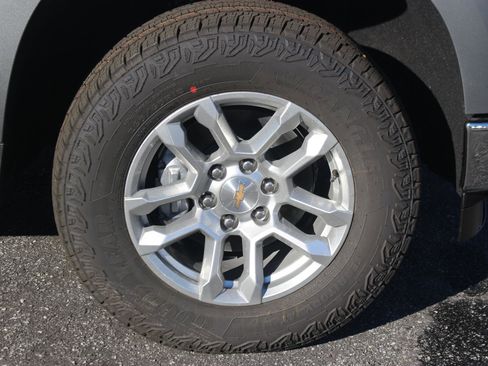 New 2026 Chevrolet Silverado 1500 LT w/ Z71 Off-Road Package image 9