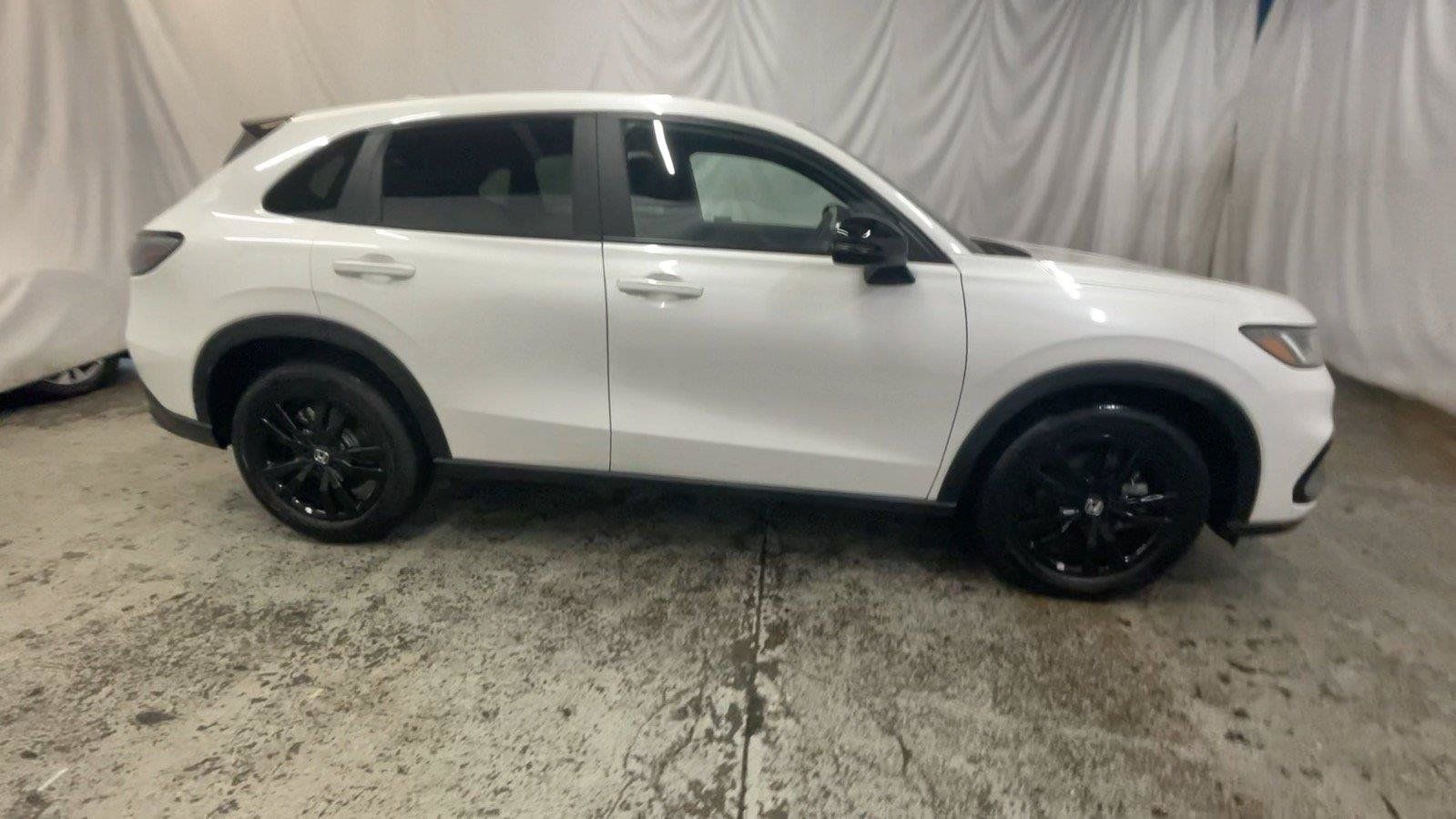 Certified 2026 Honda HR-V Sport image 5