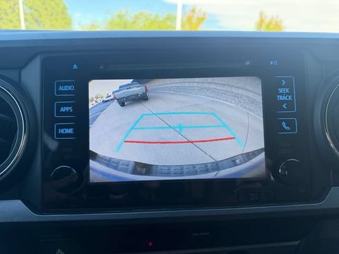 Used 2018 Toyota Tacoma TRD Sport w/ Technology Package AWD/4WD image 16