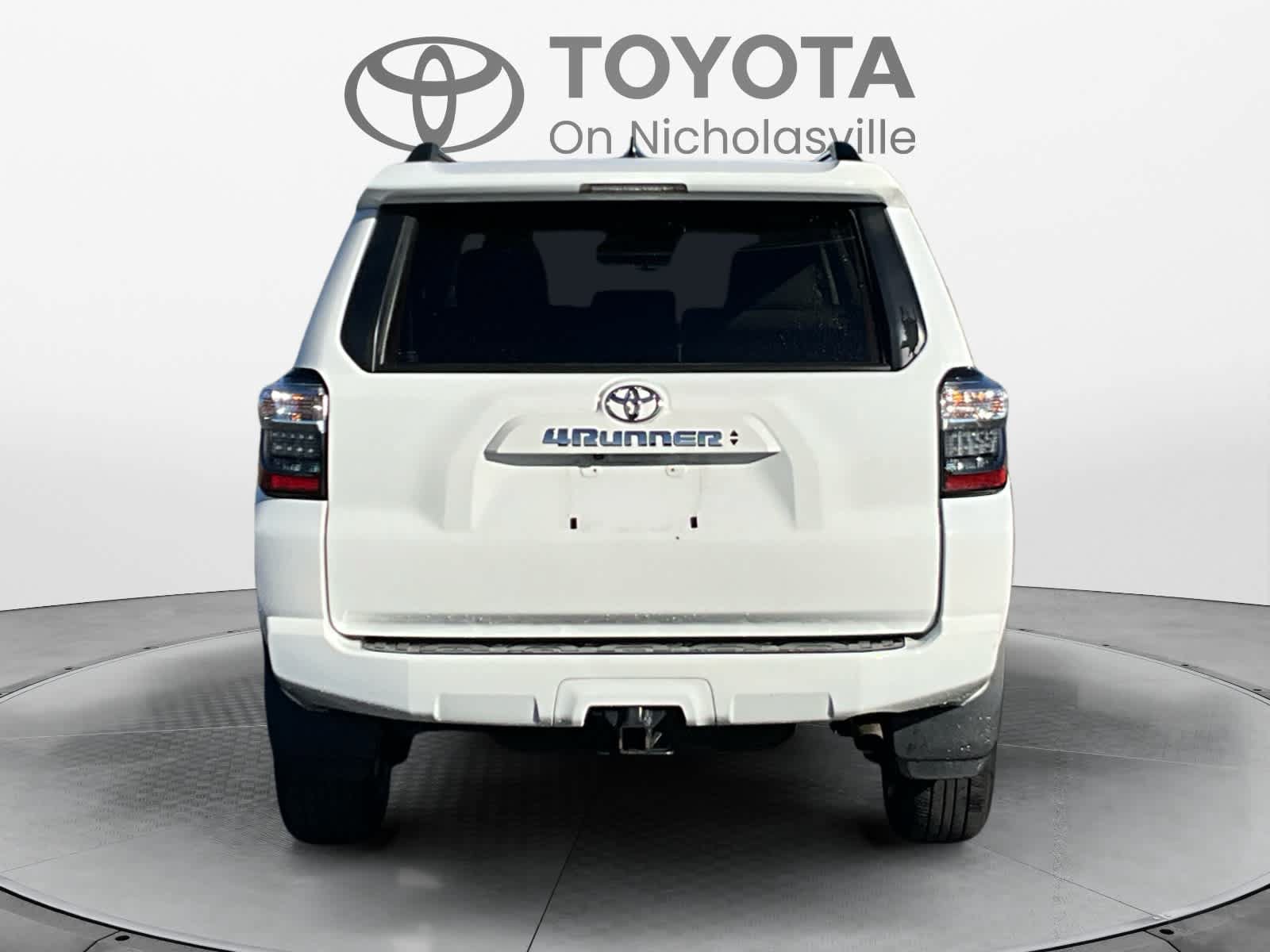 Used 2023 Toyota 4Runner SR5 Premium w/ Moonroof Package AWD/4WD image 4