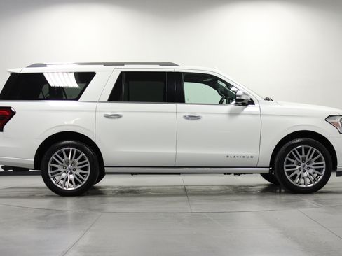 Used 2022 Ford Expedition Max Platinum AWD/4WD image 3