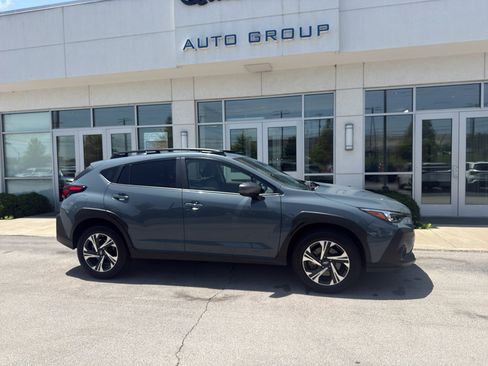Used 2024 Subaru Crosstrek 2.0i Premium AWD/4WD image 2