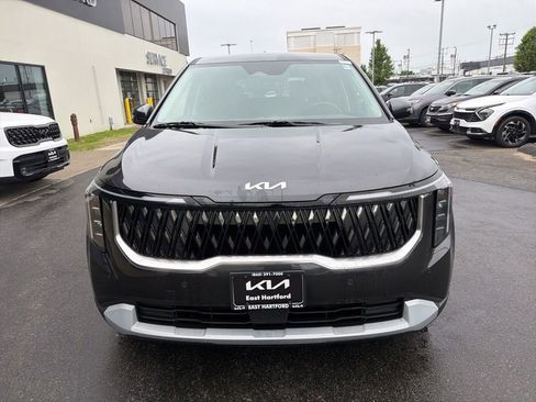 New 2025 Kia Carnival LX FWD image 4