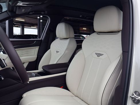 New 2026 Bentley Bentayga Extended Wheelbase AWD/4WD image 2