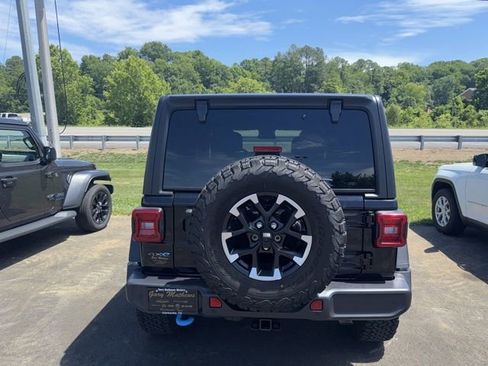 Used 2025 Jeep Wrangler Unlimited Rubicon 4xe w/ Safety Group AWD/4WD image 5