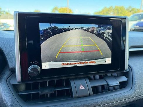 Used 2023 Toyota RAV4 XLE AWD/4WD image 17