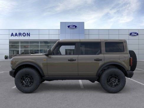 New 2026 Ford Bronco Badlands image 4