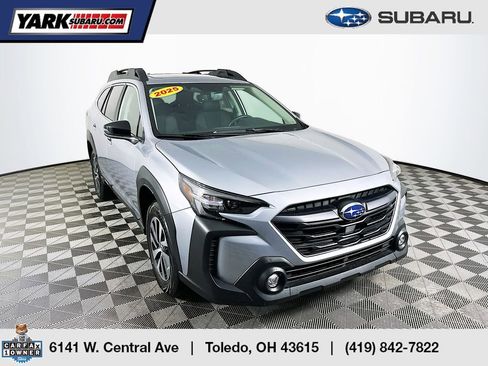 Used 2025 Subaru Outback Premium w/ Popular Package #1A image 1
