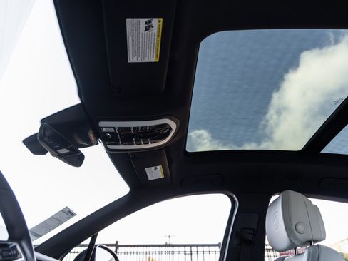 New 2026 Porsche Macan S image 22