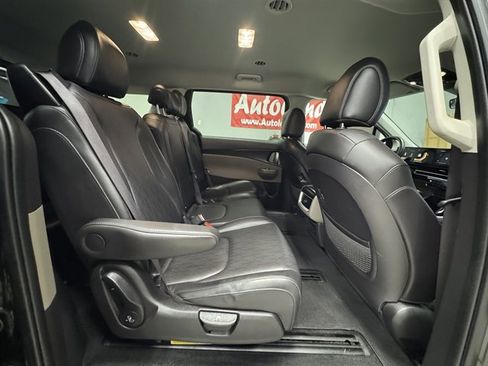 Used 2025 Kia Carnival FWD image 13