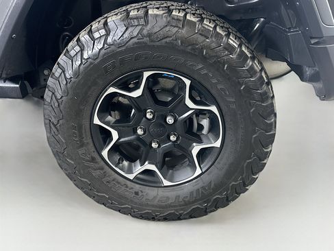 Used 2023 Jeep Wrangler Rubicon image 11
