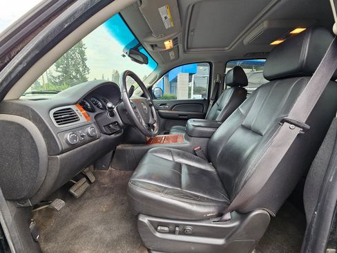 Used 2008 Chevrolet Tahoe LTZ w/ LTZ Preferred Equipment Group image 12