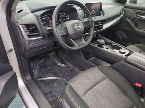 Used 2025 Nissan Rogue SV image 10