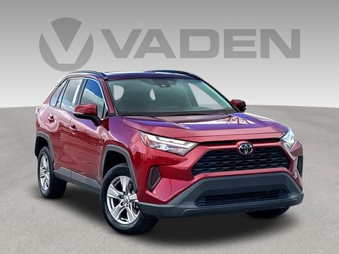 Used 2022 Toyota RAV4 XLE w/ Convenience Package image 1