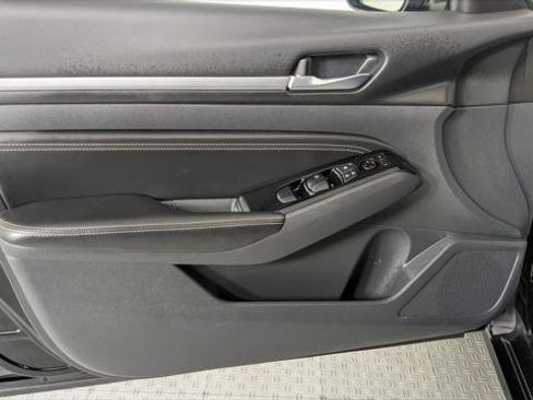 Used 2023 Nissan Altima 2.5 SL image 12