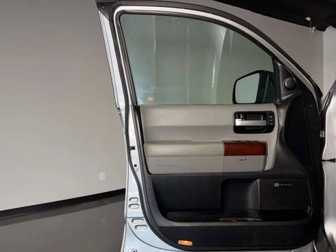 Used 2013 Toyota Sequoia Platinum AWD/4WD image 31