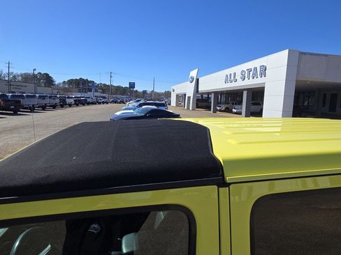 Used 2022 Jeep Wrangler Unlimited Rubicon 4xe w/ Steel Bumper Group image 39