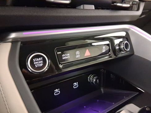 Certified 2025 Audi Q5 Premium w/ Convenience Package image 24