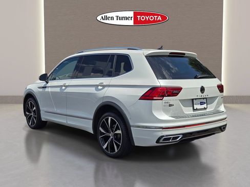Used 2024 Volkswagen Tiguan SEL R-Line AWD/4WD image 9