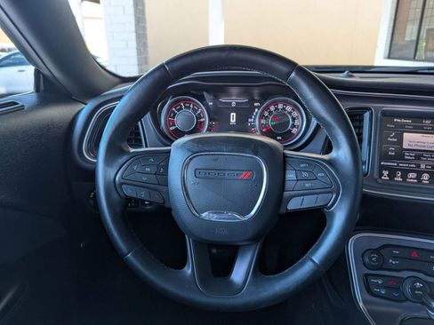 Used 2015 Dodge Challenger SXT w/ Driver Convenience Group image 21