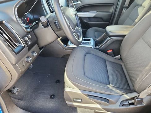 Used 2022 Chevrolet Colorado LT w/ LT Convenience Package image 8