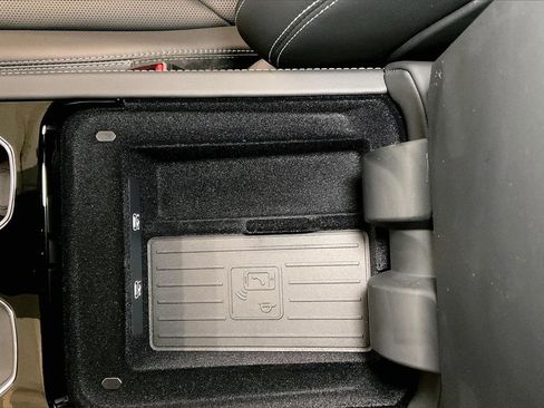 Used 2025 Lamborghini Urus SE image 29