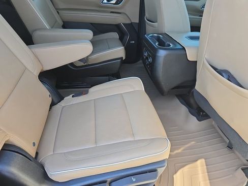 Used 2023 Chevrolet Tahoe Premier w/ Advanced Technology Package image 11