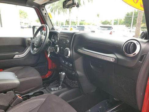 Used 2014 Jeep Wrangler Sahara w/ Connectivity Group AWD/4WD image 23