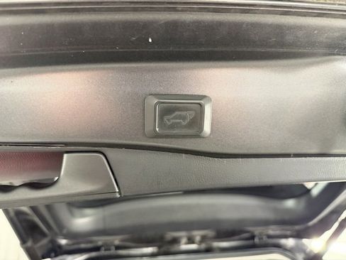 Used 2021 Toyota RAV4 XLE image 10