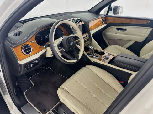Certified 2023 Bentley Bentayga Extended Wheelbase AWD/4WD image 5