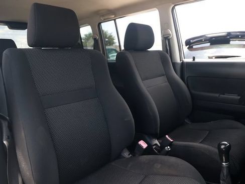 Used 2005 Scion xB FWD image 19