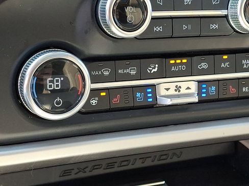 Used 2024 Ford Expedition Max Limited image 27