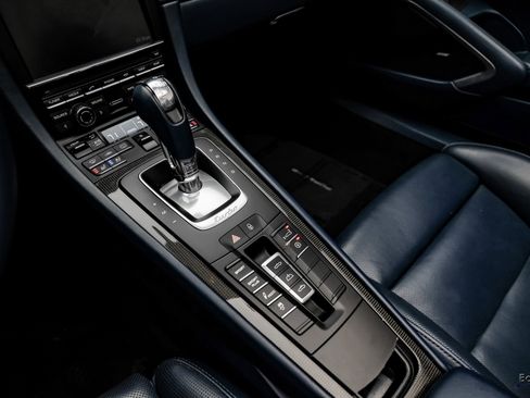 Used 2015 Porsche 911 Turbo S image 57