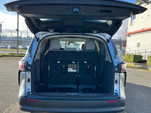 Certified 2024 Toyota Sienna LE image 26