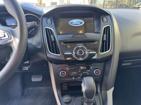 Used 2018 Ford Focus SEL image 9