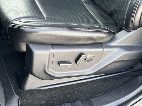 Used 2017 Ford F250 Lariat w/ Chrome Package image 12