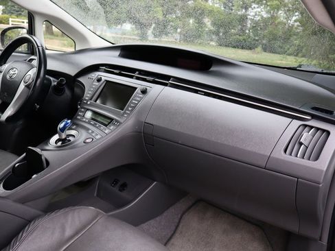 Used 2011 Toyota Prius Four w/ Solar Roof Pkg image 17