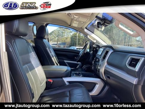 Used 2019 Nissan Titan PRO-4X w/ Pro-4x Convenience Package AWD/4WD image 14