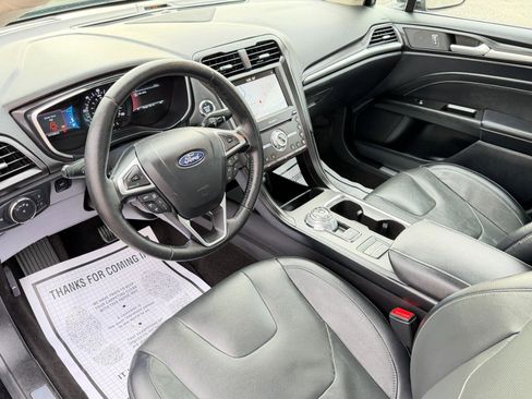 Used 2019 Ford Fusion Energi Titanium FWD image 11