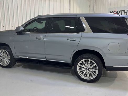 Used 2025 Cadillac Escalade Premium Luxury AWD/4WD image 7