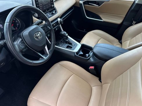 Used 2019 Toyota RAV4 XLE Premium w/ Advanced Technology Package AWD/4WD image 10