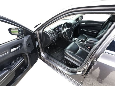 Used 2021 Chrysler 300 Touring L RWD image 11