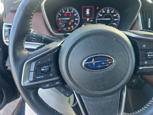 Used 2022 Subaru Outback Touring w/ Popular Package #2 image 11