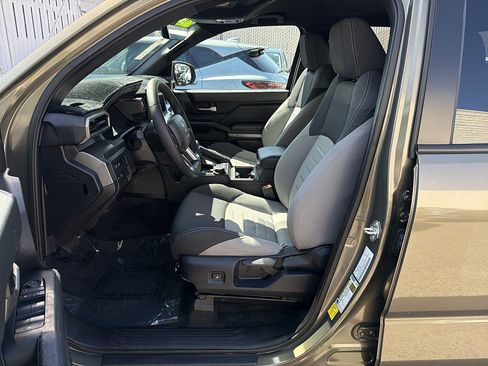 Used 2025 Toyota Tacoma TRD Off-Road AWD/4WD image 18