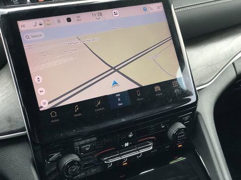 Used 2022 Jeep Grand Cherokee L Limited image 23