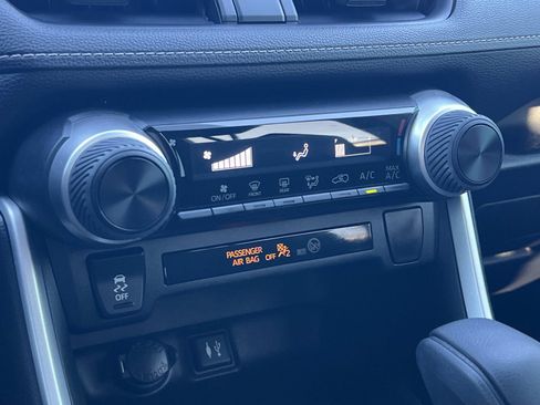 Used 2019 Toyota RAV4 LE image 16