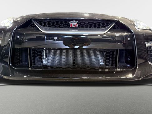 Used 2021 Nissan GT-R Premium image 28