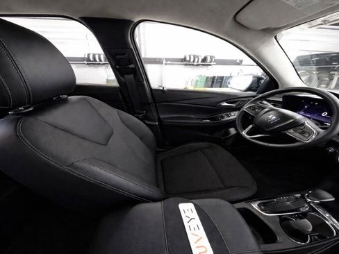 Used 2025 Buick Encore GX Preferred FWD image 9
