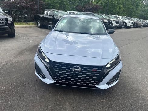New 2026 Nissan Altima 2.5 SR FWD image 10